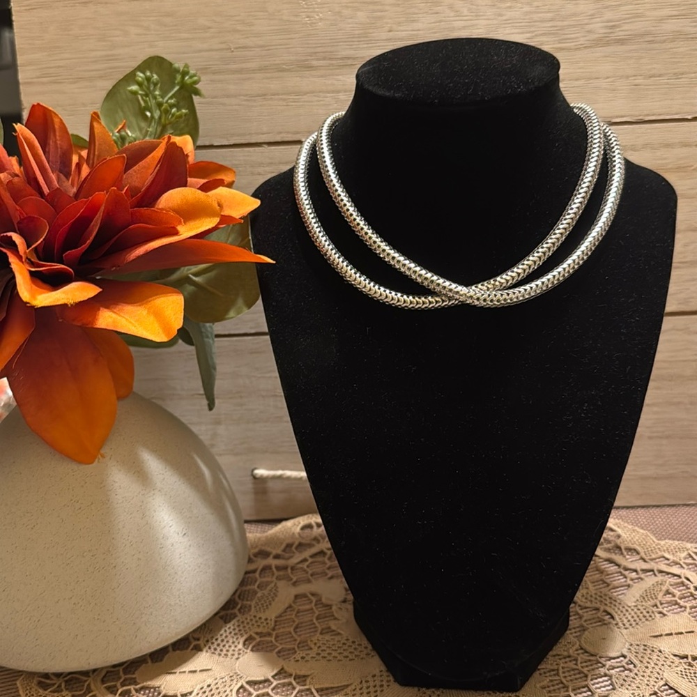 Silvertone round snake link chain choker